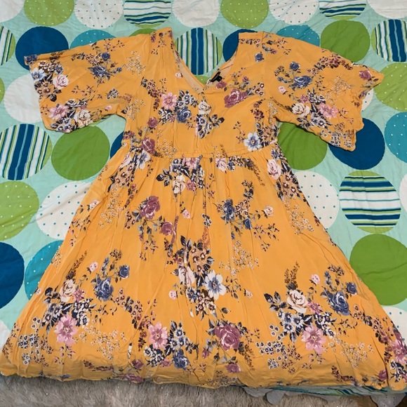 Yellow torrid dress - Picture 3 of 4